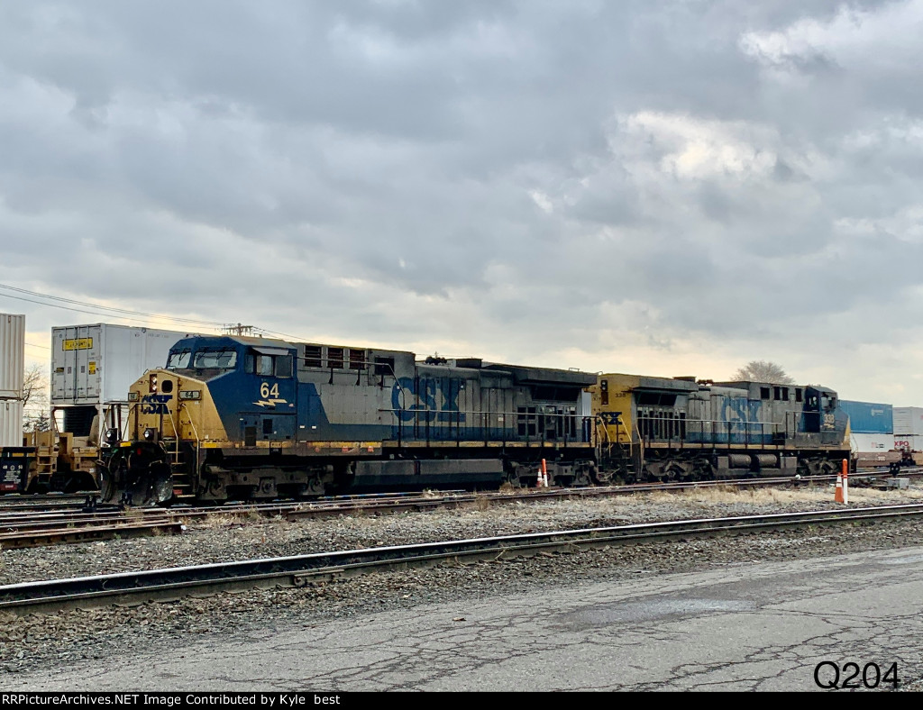 CSX 64 and 338